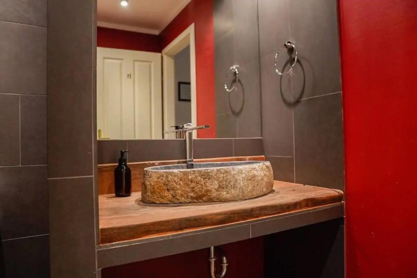 Authentic Austrian Flat In The South Of Vienna Apartment Modling Luaran gambar