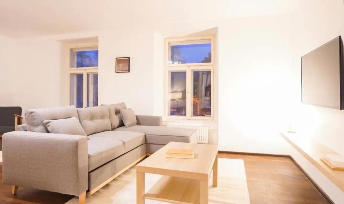 Authentic Austrian Flat In The South Of Vienna Apartment Modling Luaran gambar