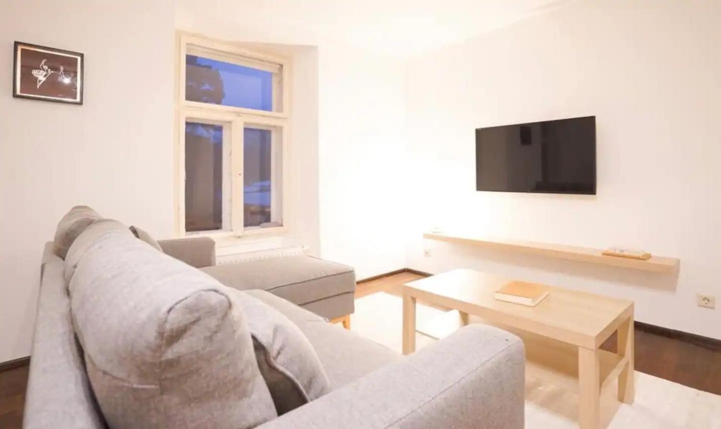 Authentic Austrian Flat In The South Of Vienna Apartment Modling Luaran gambar