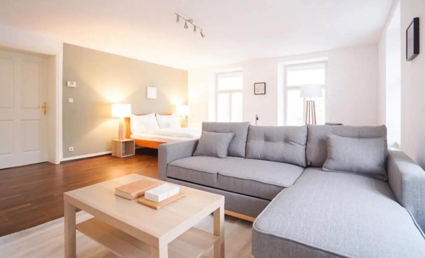 Authentic Austrian Flat In The South Of Vienna Apartment Modling Luaran gambar