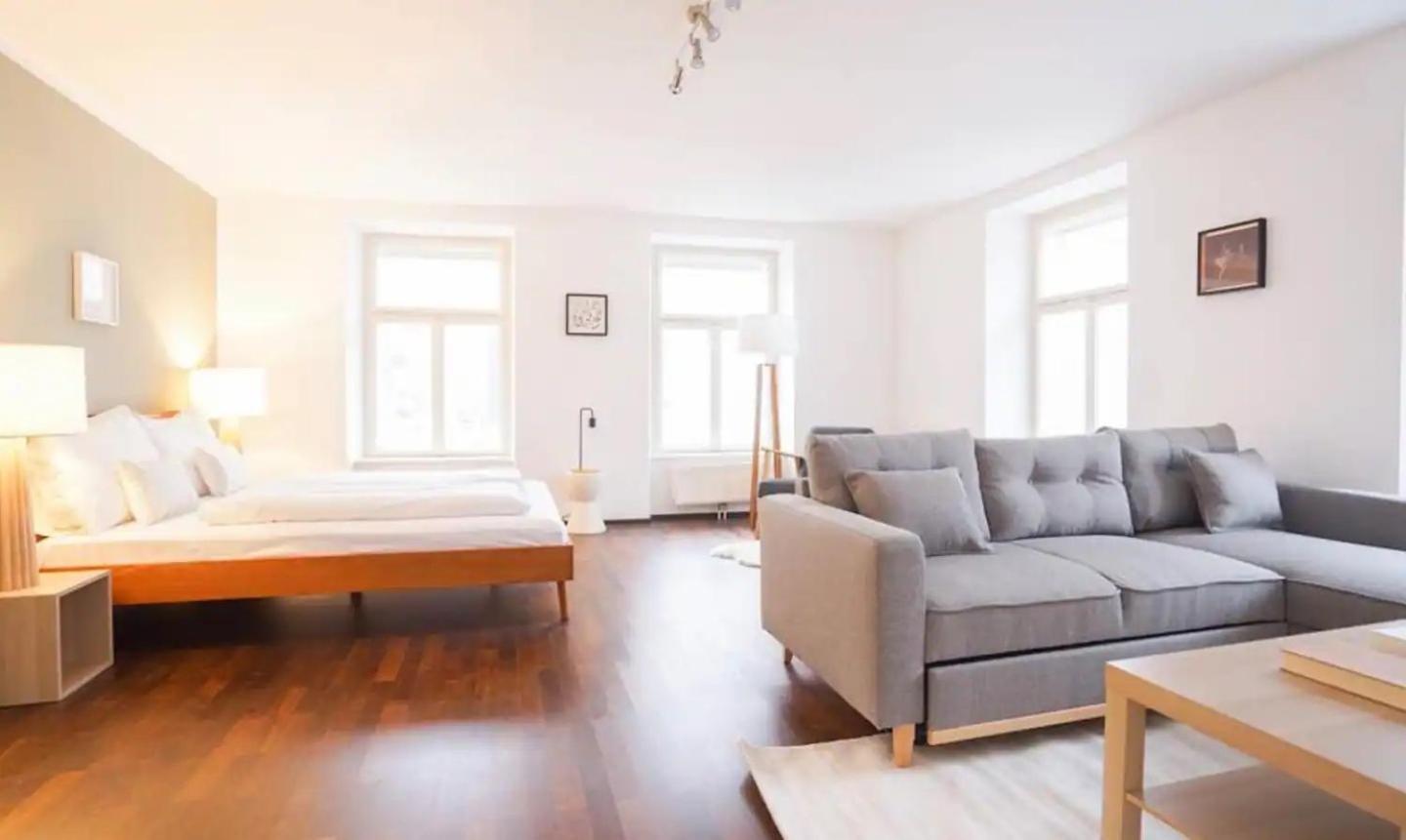 Authentic Austrian Flat In The South Of Vienna Apartment Modling Luaran gambar