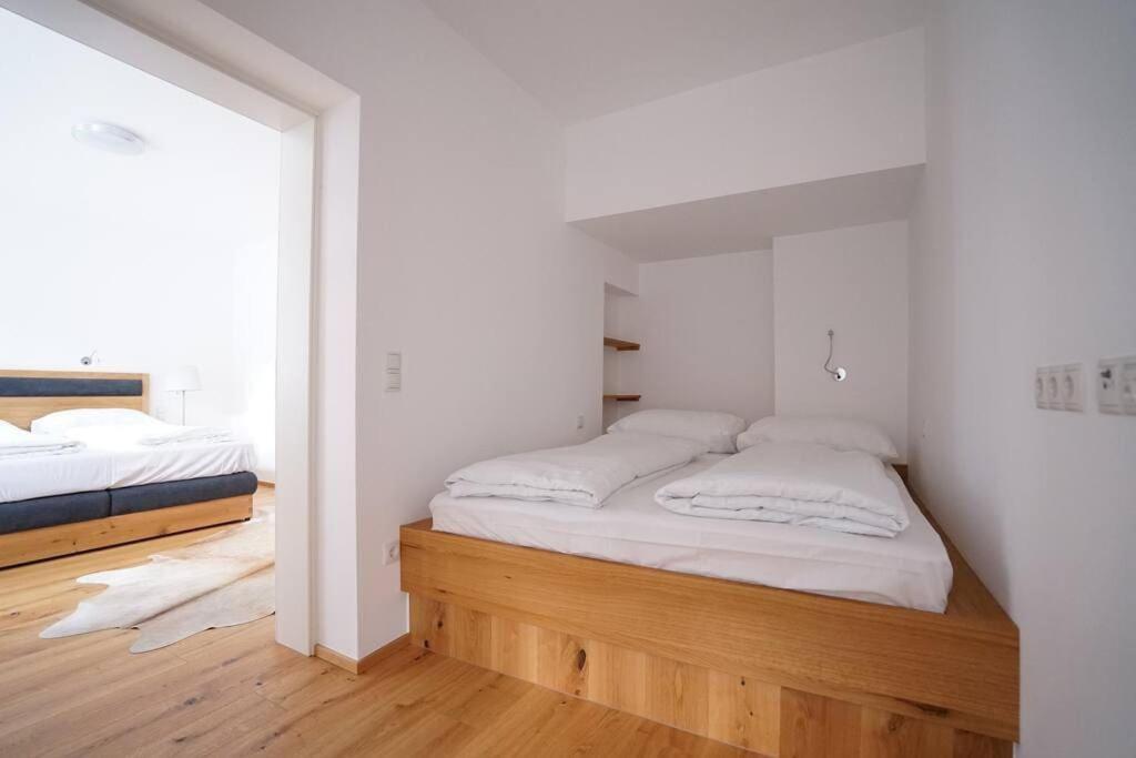 Authentic Austrian Flat In The South Of Vienna Apartment Modling Luaran gambar