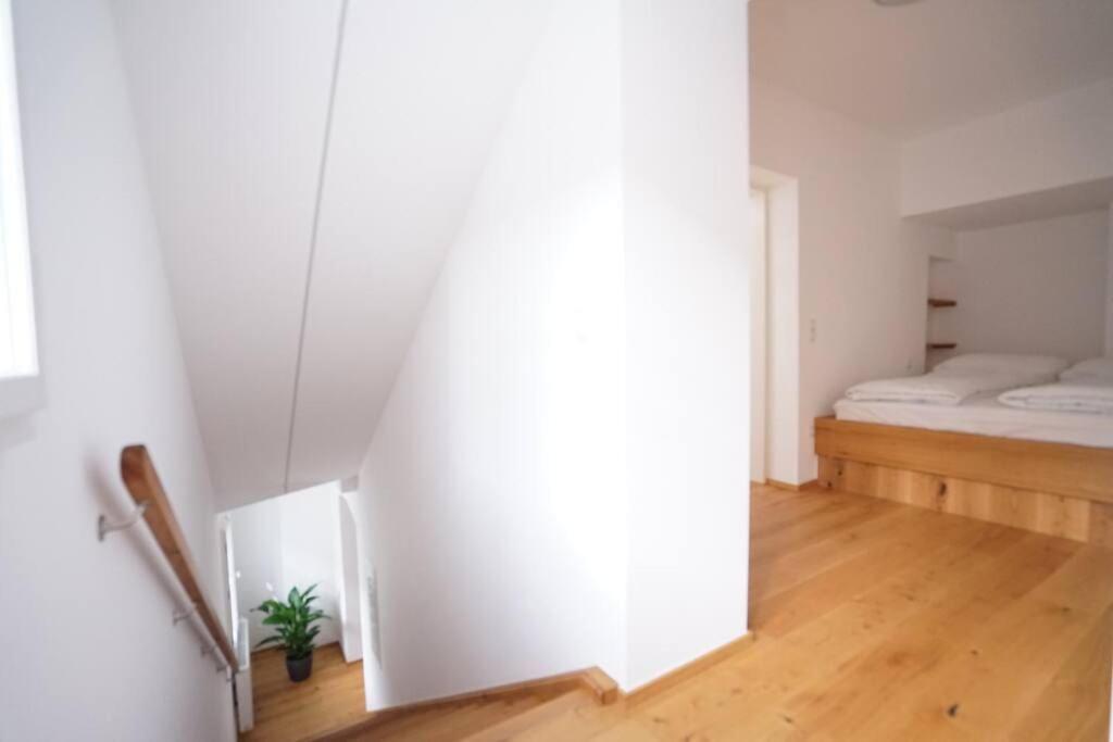 Authentic Austrian Flat In The South Of Vienna Apartment Modling Luaran gambar